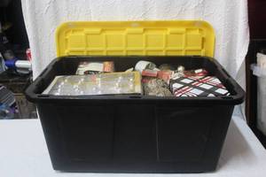 lot 279 image: 27 Gal tote full of Christmas items