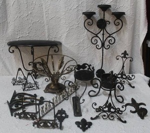 lot 290 image: Tote full of Wall shelf and a mix of decorative metal pieces see all pictures