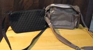 lot 323 image: Vera Bradley purses and travlon hand bag