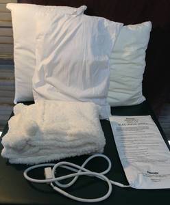 lot 329 image: Pillows and a heating pad and more see pictures