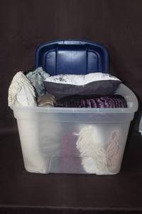 lot 364 image: Tote full of throw pillows