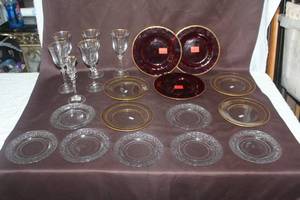 lot 425 image: Mixed lots of plates and glasses with a gold rim