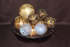 lot 426 image: Decorative purple bowl and plate with decorative balls the bowl has a crack in it as seen in pictures