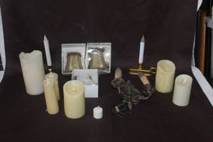 lot 430 image: Night lights and faux candles and more see pictures