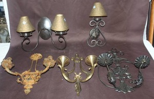 lot 432 image: Wall decor candle holders