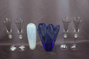 lot 480 image: Blue hand blown glass vase and white vase and more see pictures