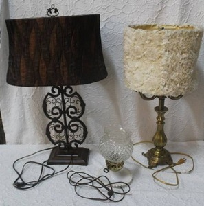 lot 491 image: 3 lamps
