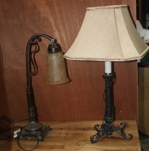 lot 501 image: Two lamps