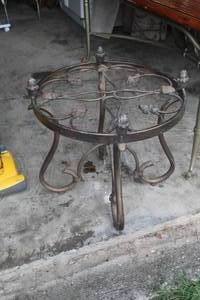 lot 514 image: Metal table missing the glass