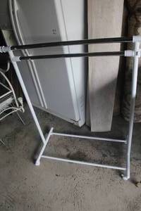 lot 518 image: Clothes rack