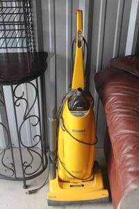 lot 524 image: Kenmore vacuum