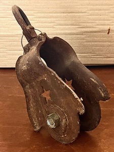 lot 16 image: Antique Starline Barn Pulley