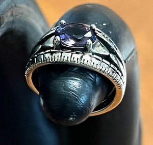 lot 31 image: S925 Sterling &nbspSilverPalace Style Double Layer Purple Oxidized Flower Pattern Ring