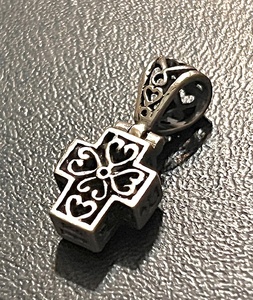 lot 50 image: Vintage .925 Sterling Silver Celtic Cross Pendant