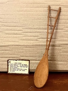 lot 78 image: Vintage Comical Bean Spoon