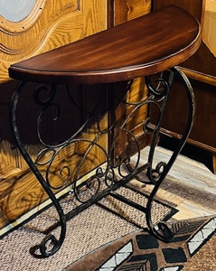 lot 130 image: Vintage Half-Moon Entryway Console Table