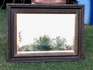 lot 140 image: Vintage Framed Wall-Hanging Mirror