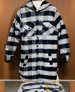 lot 161 image: NEW Womens Madison Taylor The Boyfriend&nbsp Black &amp Grey Plaid Fleece Lined Sherpa Size L