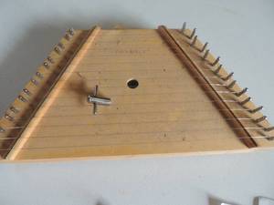 lot 400 image: First ACT zitherlap harp
