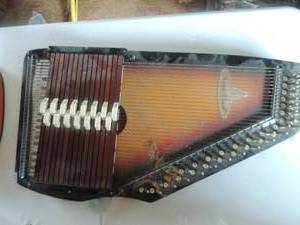 lot 402 image: Chroma harp autoharp