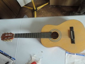 lot 405 image: Guitar 6 strings main street ma 830 - kids 30