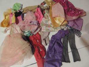 lot 435 image: fashion doll clothing