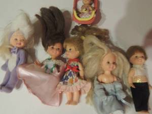 lot 446 image: Barbie little kiddles