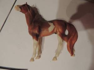 lot 458 image: Breyer  horse classic seller, sorrel 2001