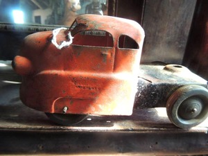 lot 492 image: WYANDOTTE pressed steel- truck cab 1940s