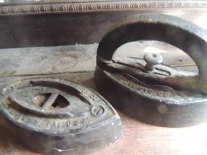 lot 497 image: Sad irons- Cole Brookdale iron- American FDY