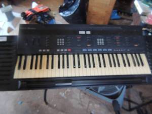 lot 816 image: Yamaha PORTABLE GRAND DGX 2500 Keyboard - W POWER CORD AND STAND