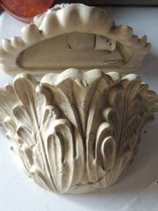 lot 468 image: 2 wall lighted sconces