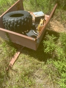 lot 1547 image: Yard trailer with contents