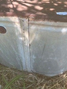 lot 1558 image: water troph rusted bottom