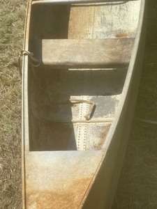 lot 14 image: ALUMINUM  CANOE BY LOWE 16 FT