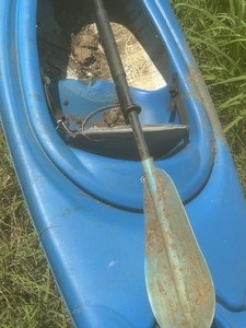 lot 26 image: PELICAN KAYAK  BLUE W OAR   10 FEET
