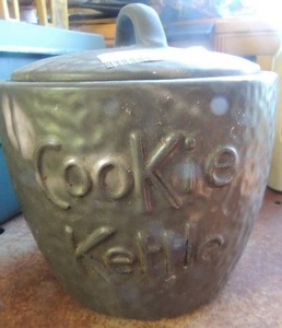 lot 1444 image: Cookie kettle COOKIE JAR ceramic