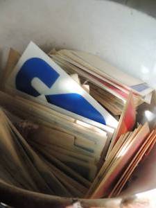 lot 1434 image: plastic numbers and letters