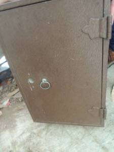 lot 1452 image: HERCULES FLOOR SAFE - NO LOCK  T1000215