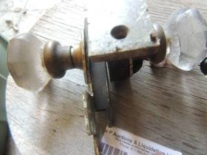 lot 1474 image: Vintage Glass DOOR KNOB  W MECHANISM