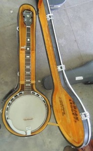 lot 3 image: HOHNER 5 STRING BANJO MAPLE - IN CASE