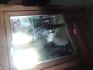 lot 907 image: vanity mirror 30x34