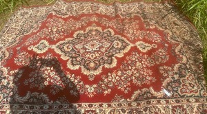 lot 925 image: floor rug - red- 5 12 ft. x 7 ft.