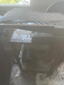 lot 901 image: belt sander on stand - model 335-26, needs cord