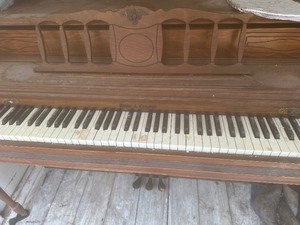 lot 1800 image: Robert L Campbell piano by Kohlent Campbell company up right, sn#766164