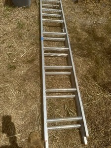 lot 1828 image: Keller 16ft tall aluminum extension ladder