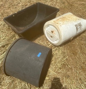 lot 1837 image: plastic container