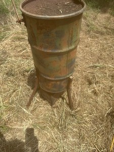 lot 1843 image: deer feeder