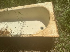 lot 1842 image: metal bathtub