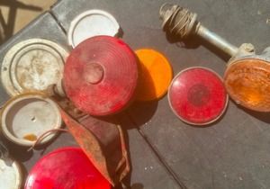 lot 1592 image: reflectors and lights